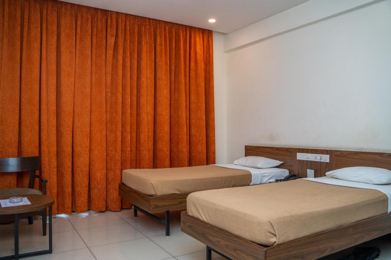 Hotel Dreamland Pune Esterno foto