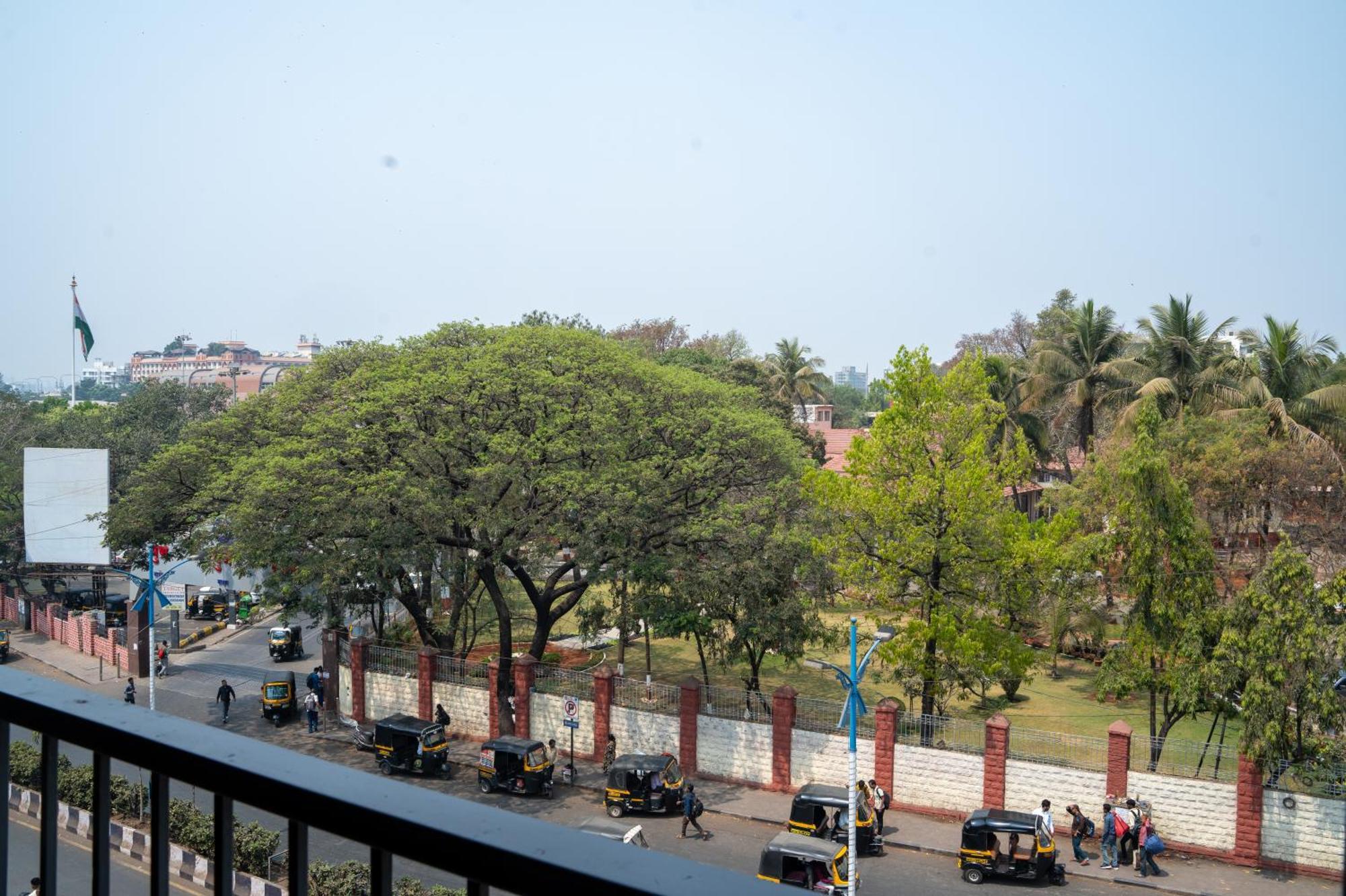 Hotel Dreamland Pune Esterno foto