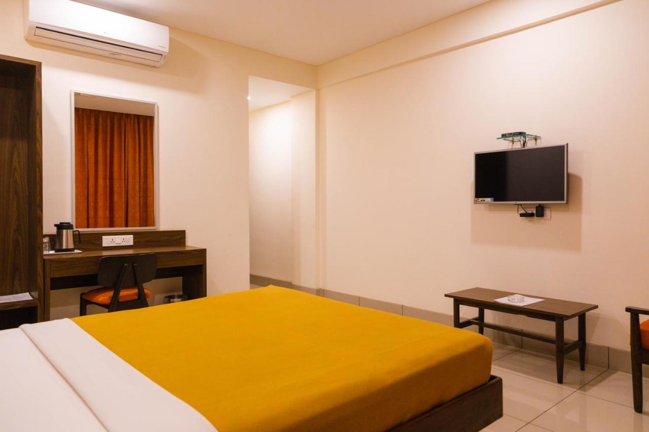 Hotel Dreamland Pune Esterno foto