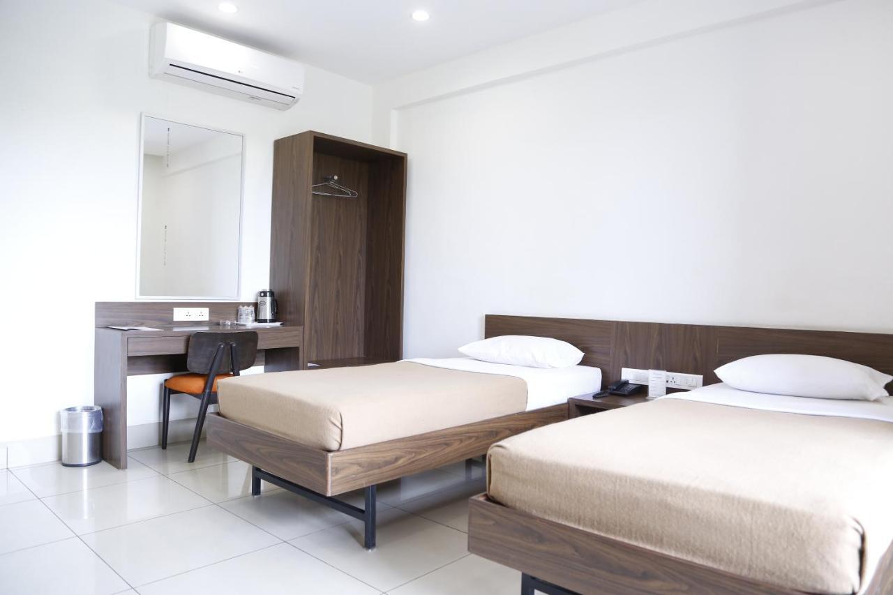 Hotel Dreamland Pune Esterno foto